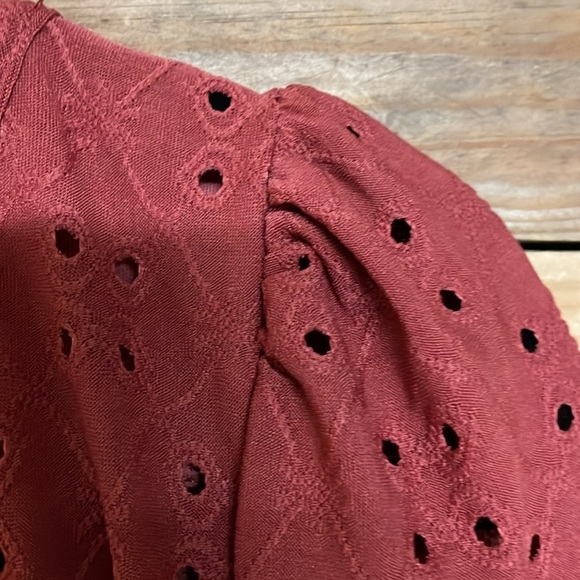 Culture Code size large long sleeve eyelet rust colored soft and stretchy blouse - Picture 8 of 9
